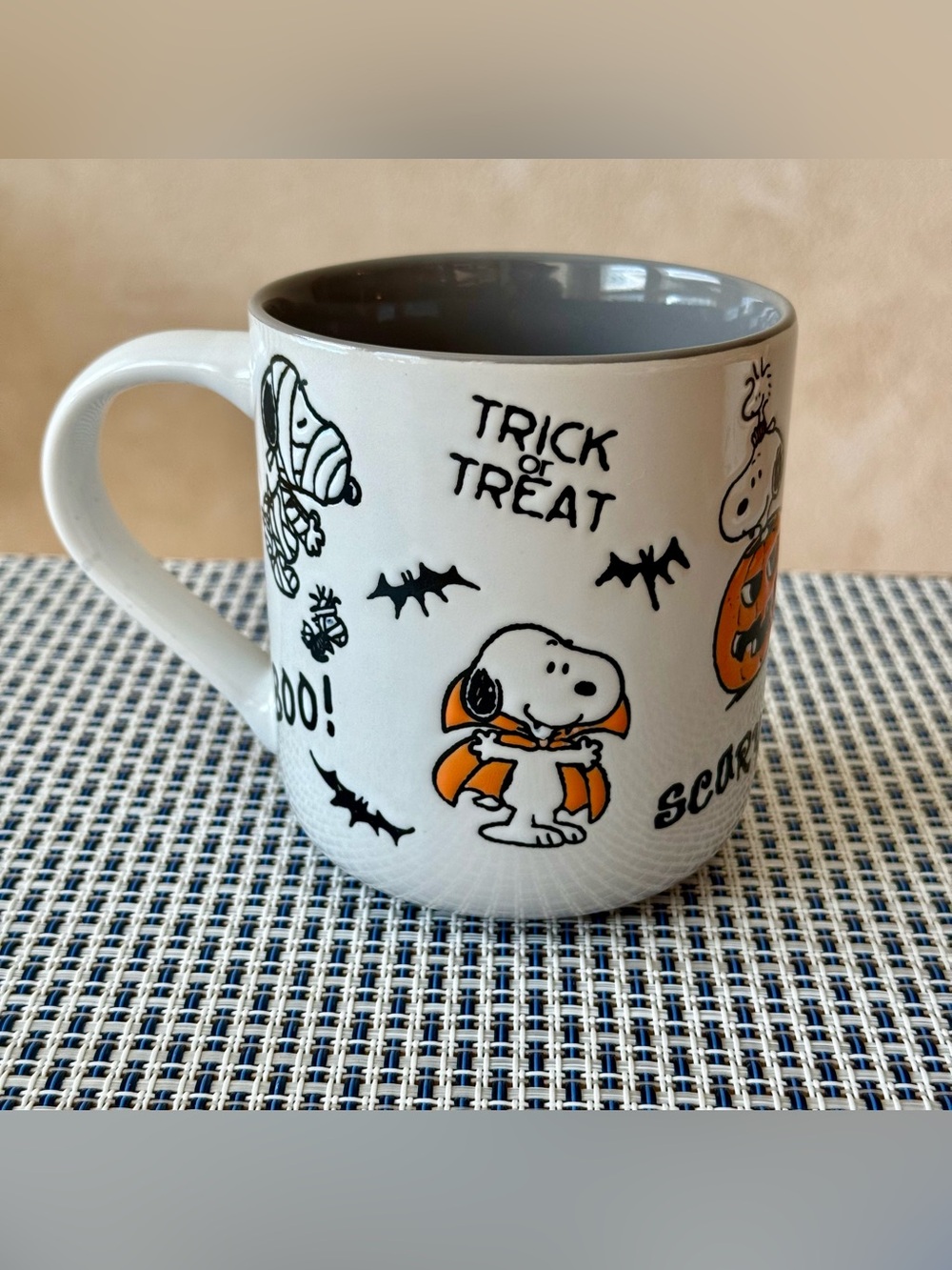 Peanuts Snoopy Halloween Trick or Treat Coffee Mug Brand New!!